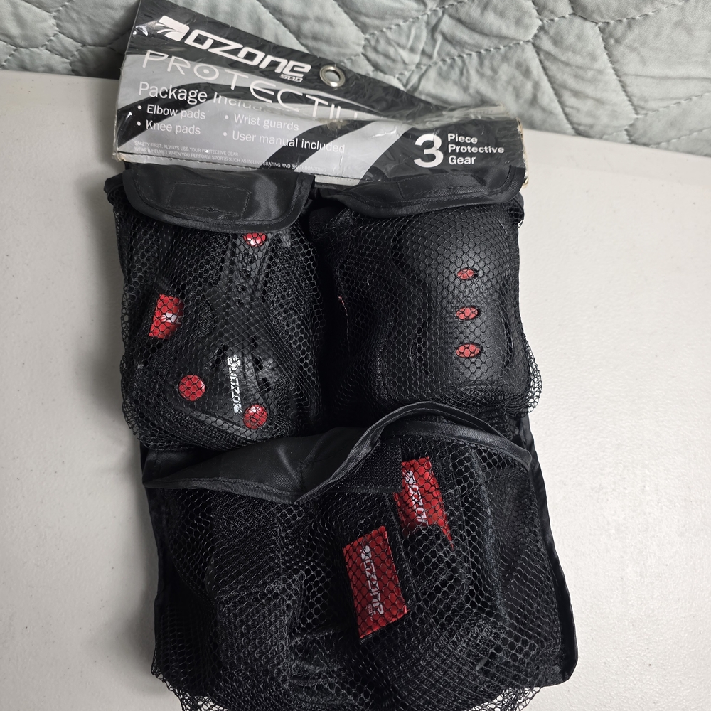 Ozone Protective 3-Piece Skate Pad Set - Black & Red